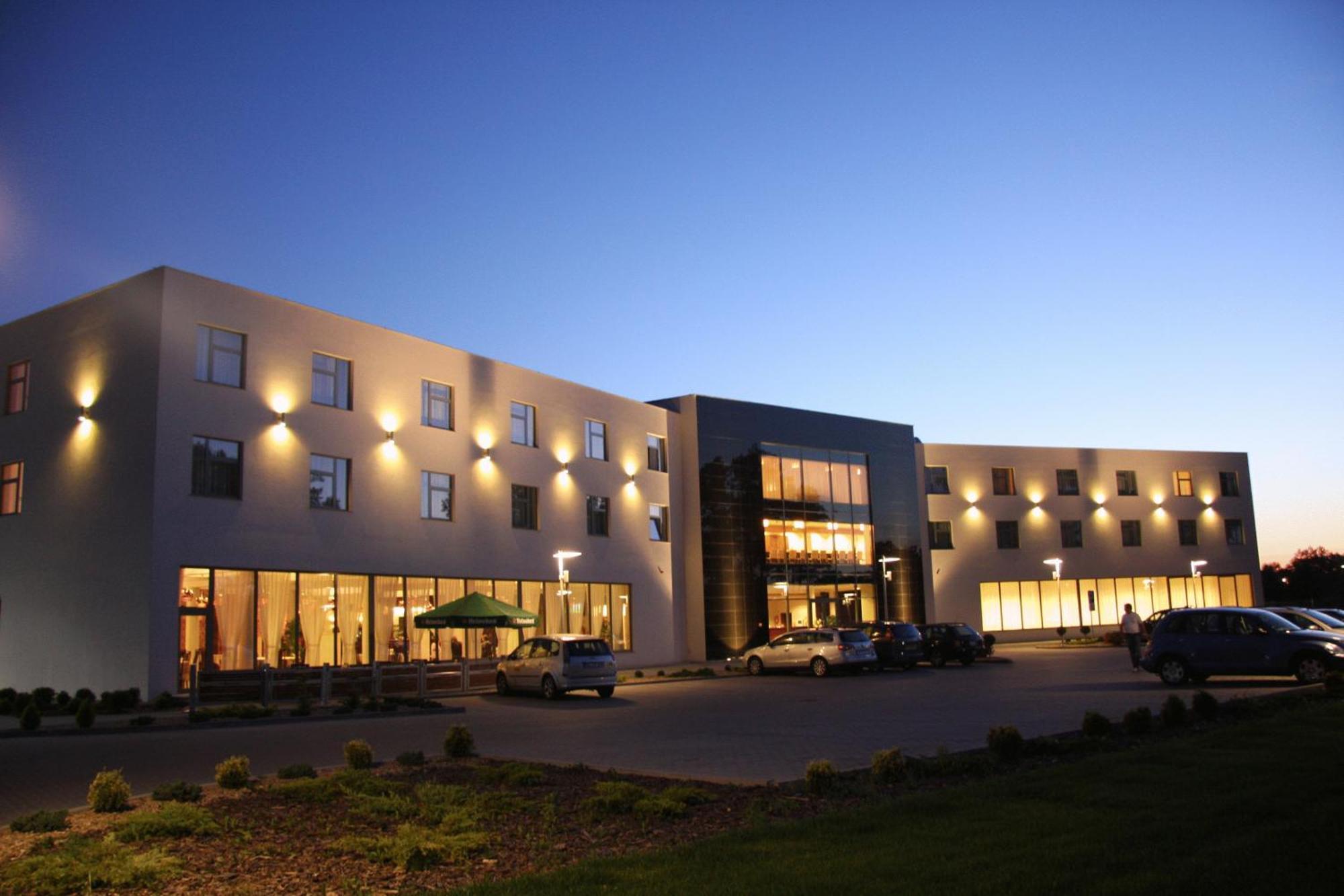 Hotel Hi-Fi Spa Nowy Tomyśl Kültér fotó