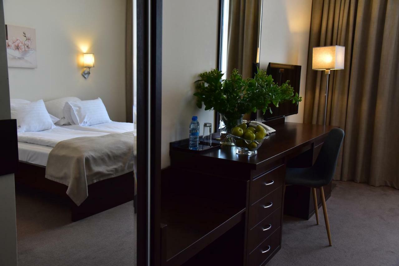 Hotel Hi-Fi Spa Nowy Tomyśl Kültér fotó