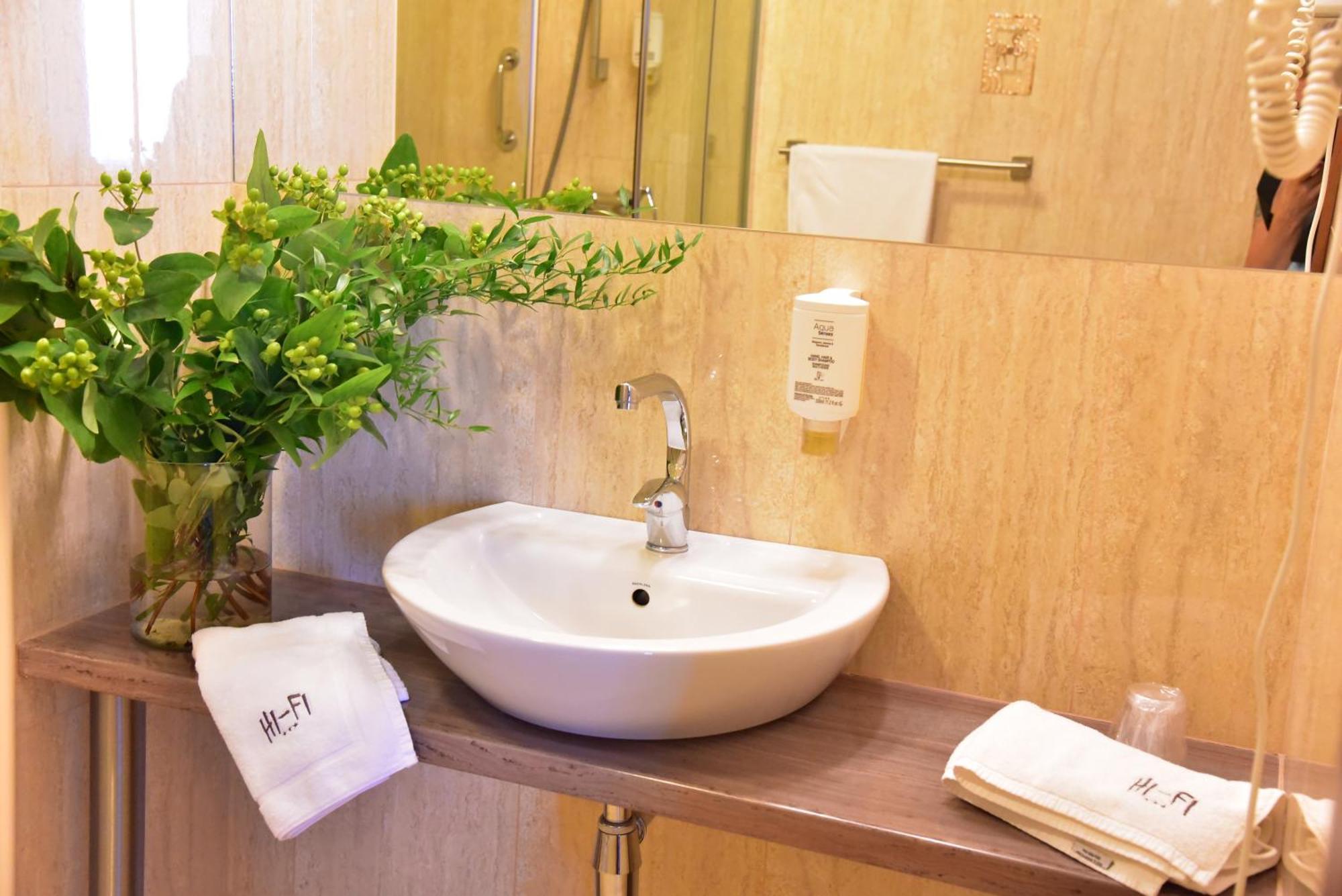 Hotel Hi-Fi Spa Nowy Tomyśl Kültér fotó
